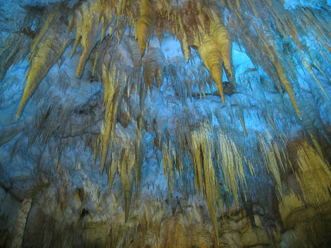 в пещере Кумистави ( пещера Прометея ) ,Грузия - Alla Swan