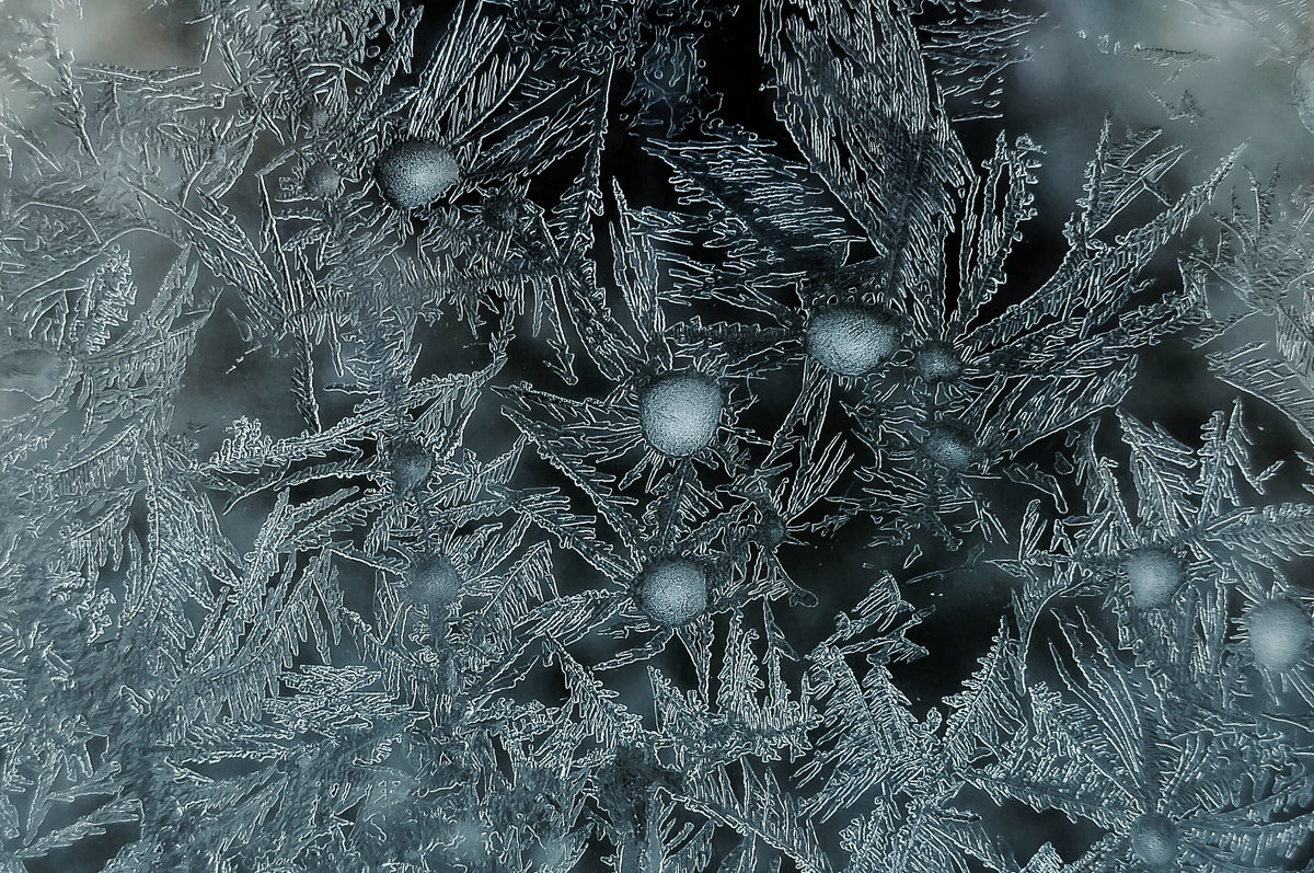 Рисует узоры мороз на оконном стекле  2 - Николай Сапегин