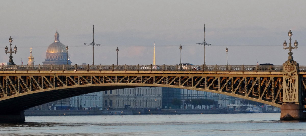 Мост,река и свет - Владимир Гилясев