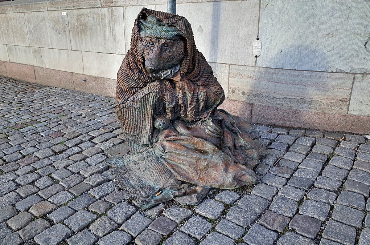"Бездомная лисица" на улице Стокгольма - wea *