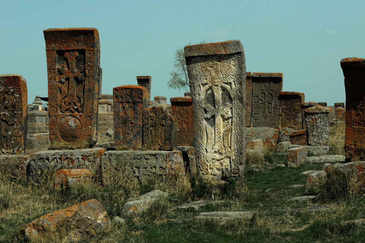 Собрание хачкаров. Collection of khachkars. - Юрий Воронов