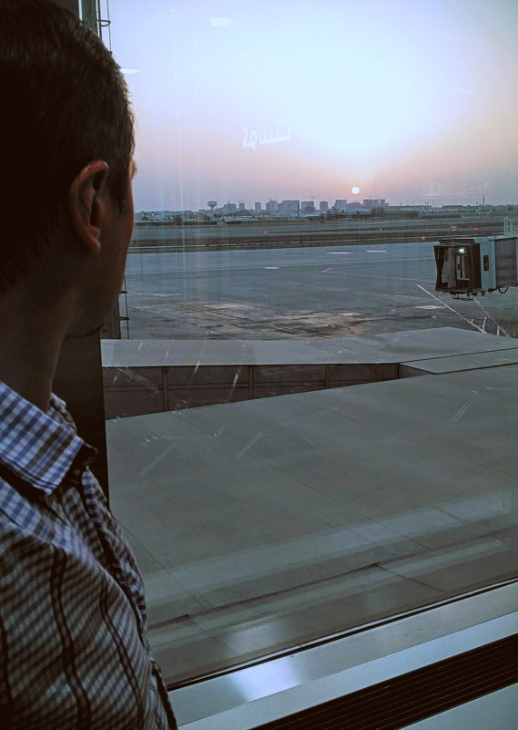 Встреча рассвета в международном аэропорте Бахрейна! - Ivan G