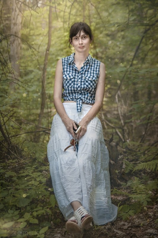 Девушка на лесной полянке - Константин Земсков