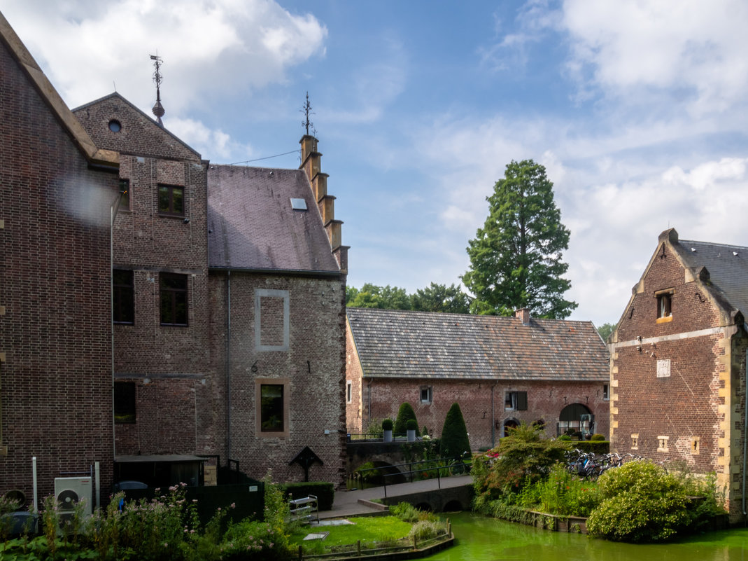 Внутренний дворик замка Терворм, Голландия - Witalij Loewin