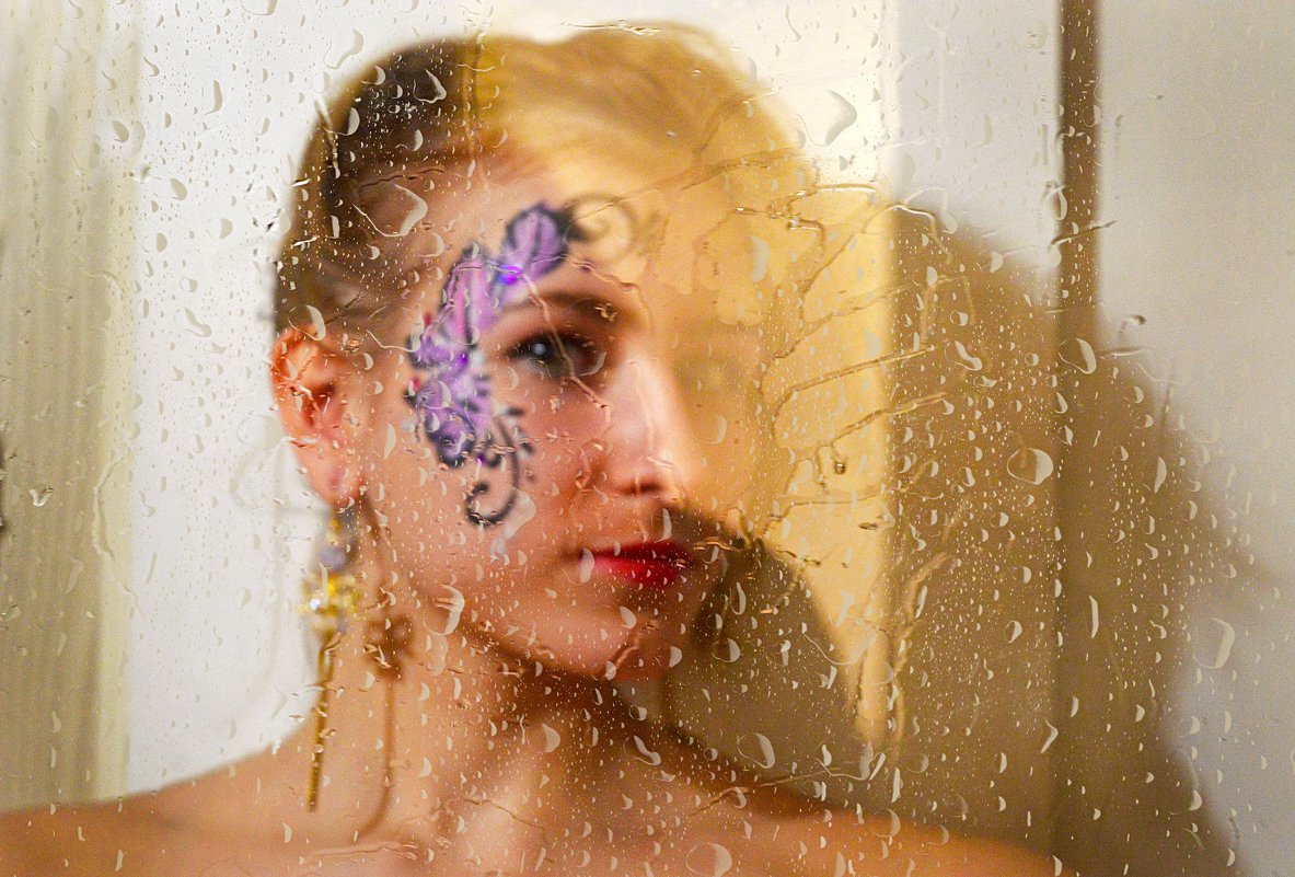 "За стеклом" модель Марьяна - Julia Volkova