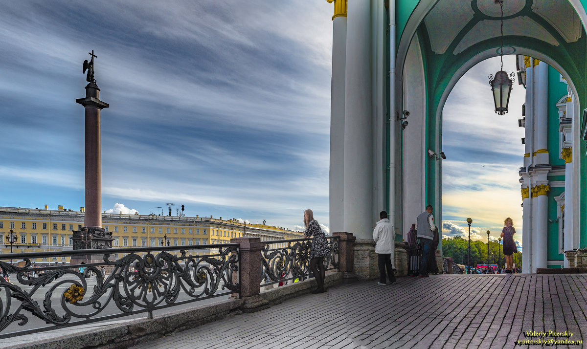 Прогулки по Дворцовой площади - Valeriy Piterskiy