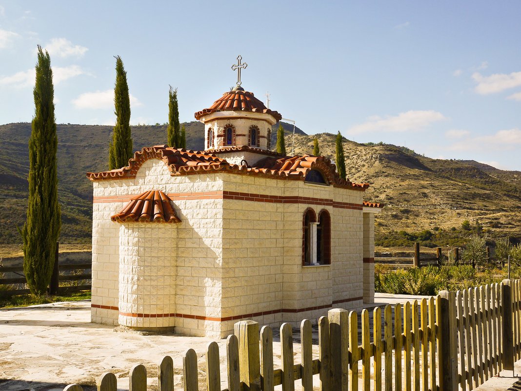 Церковь рядом с деревней Аласса. Кипр - Oksanka Kraft