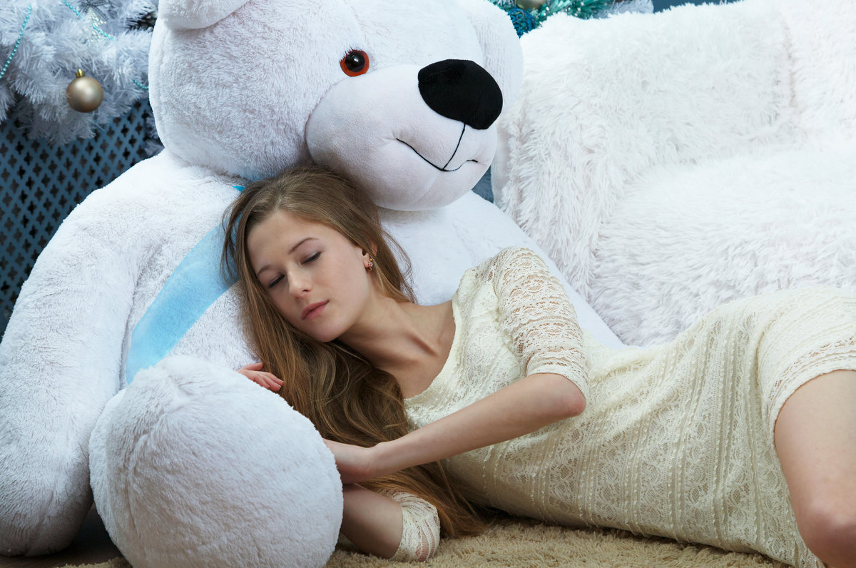 спящая девушка на медведе - Фотограф Наталья Рудич Новацкая