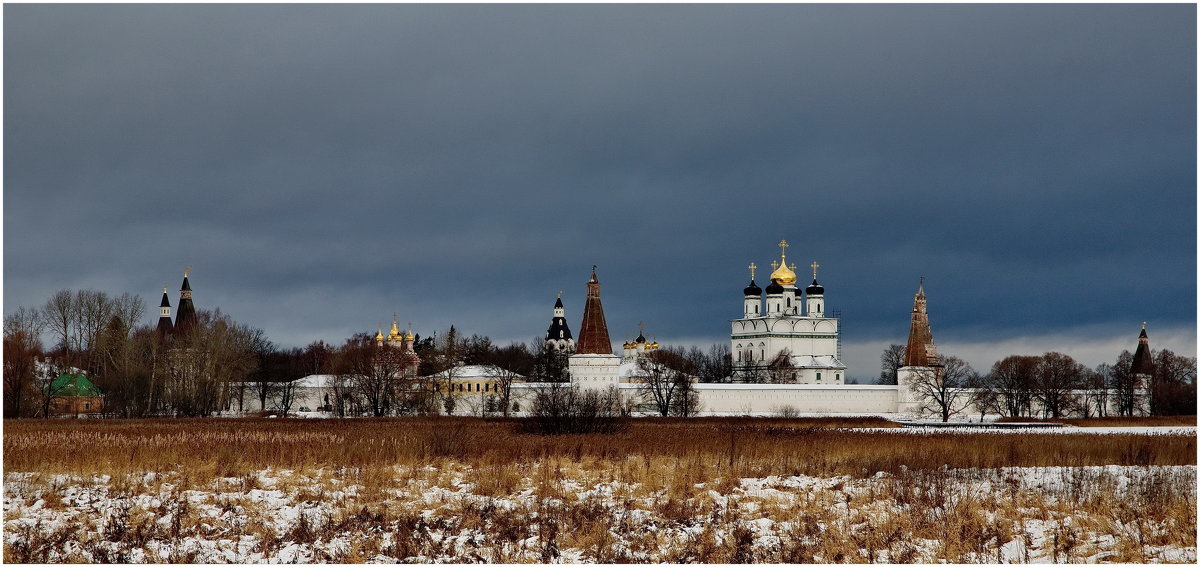 Иосифо Волоцкий монастырь пушки