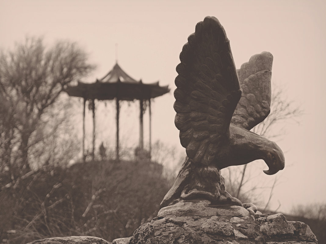 статуя орла - Ник Карелин