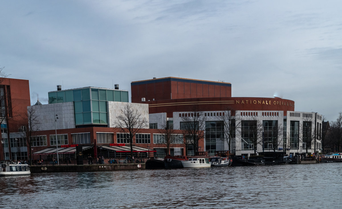 Театр оперы и балета на берегу канала, Амстердам - Witalij Loewin