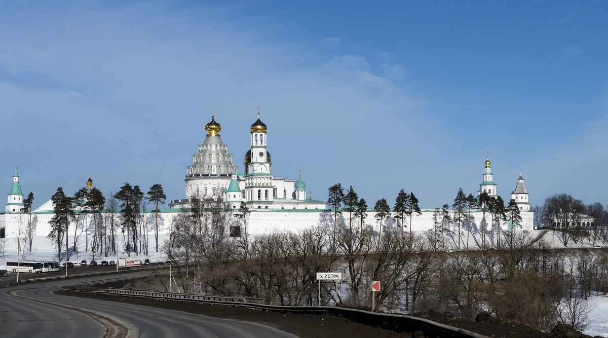Новоиерусалимский монастырь (вид с трассы) - Сергей Куликов