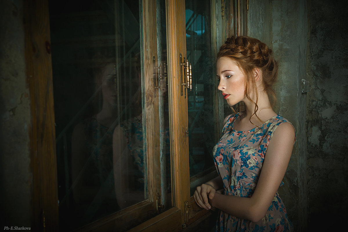 Девушка у окна ) - Ekaterina Sharkova