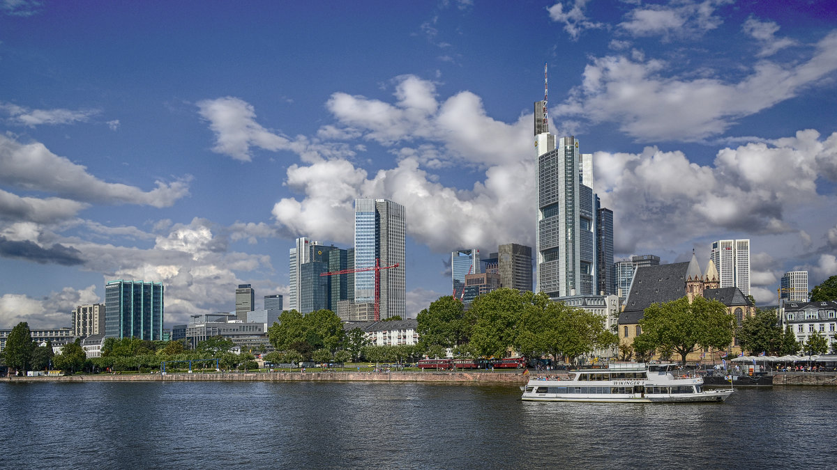 Frankfurt skyline - Priv Arter
