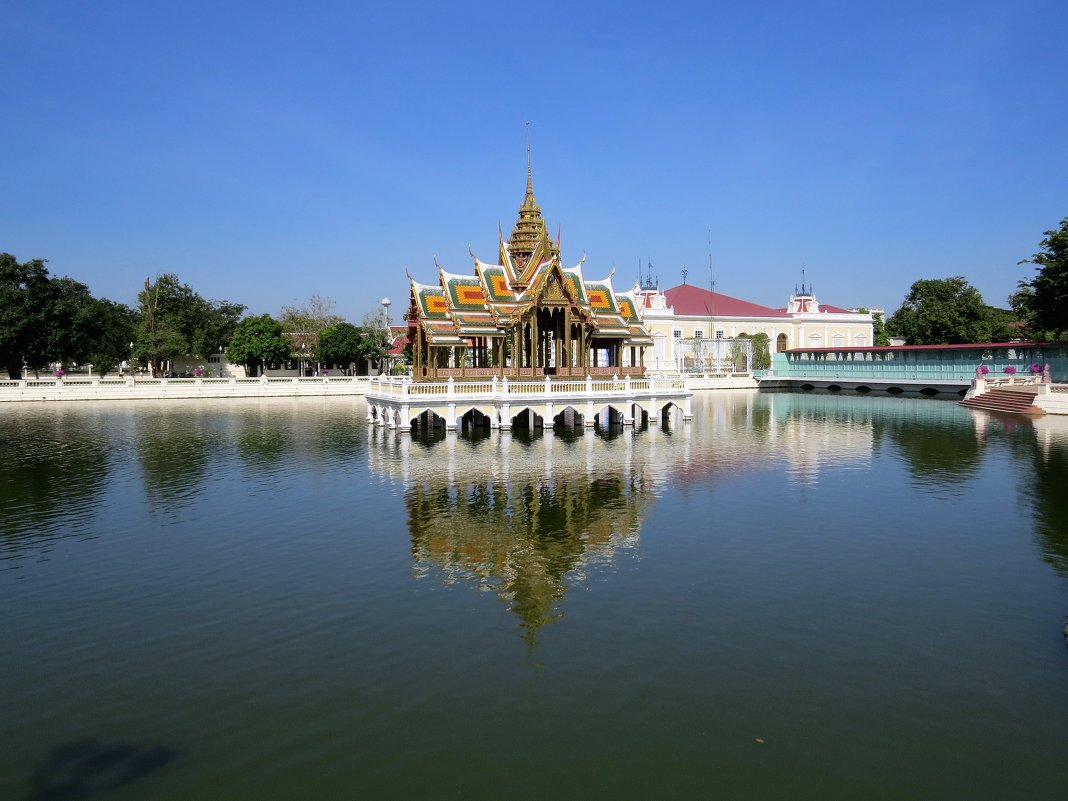 Королевский комплекс Банг-Паин - Маргарита 