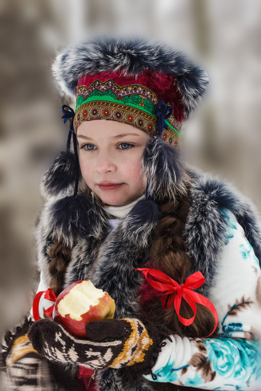 Девочка с яблоком - Алексей Корнеев