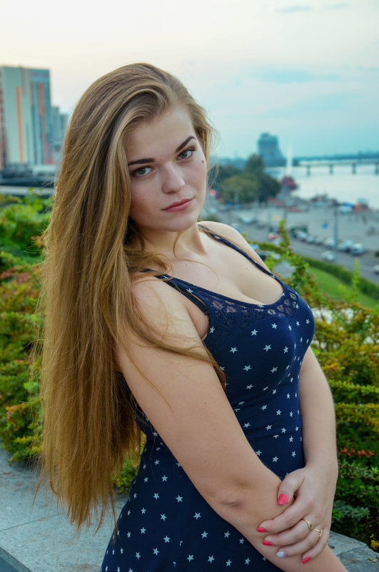 Девушке на реке - Наталья Узунова