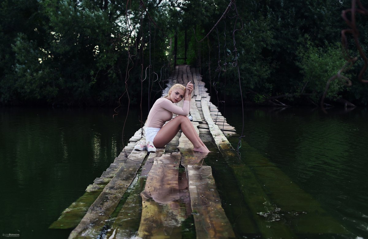 Девушка на озере - Лилия Будаева