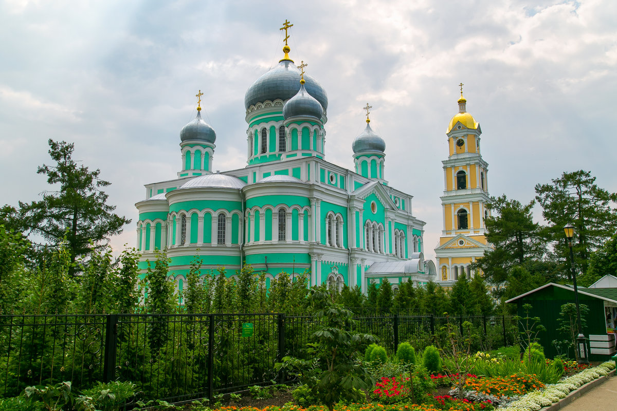 Свято-Троицкий Серафимо-Дивеевский монастырь - Tanya Petrosyan