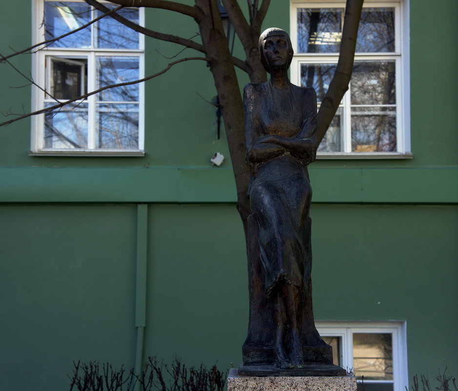 Памятник Анне Ахматовой - Елена Павлова (Смолова)