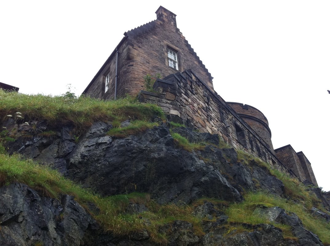 У подножия Эдинбургского замка - Марина Домосилецкая