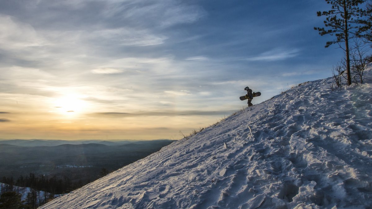 Snowboarder in the mountains/сноубордист в горах - Dmitry Ozersky