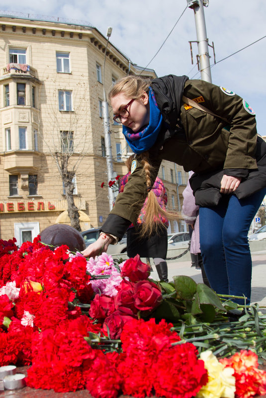 Возложение цветов в честь памяти жертв Петербурга - Павел Груздев