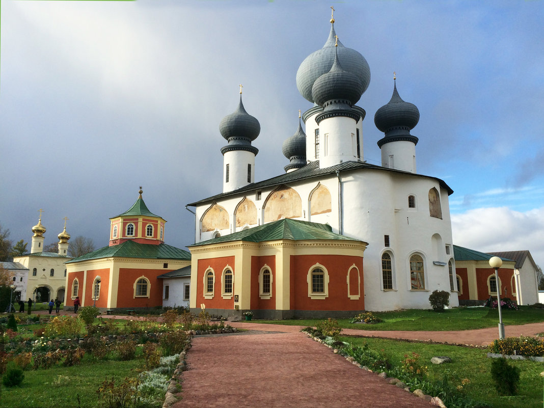Тихвинский монастырь. Храм - Наталья 