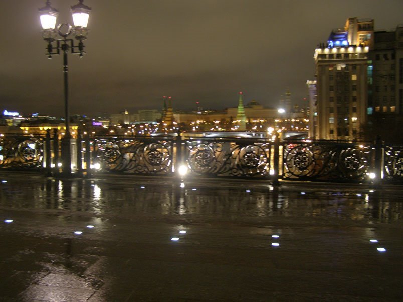Вечерняя Москва вид на Кремль с Патриаршего моста - Анна Воробьева