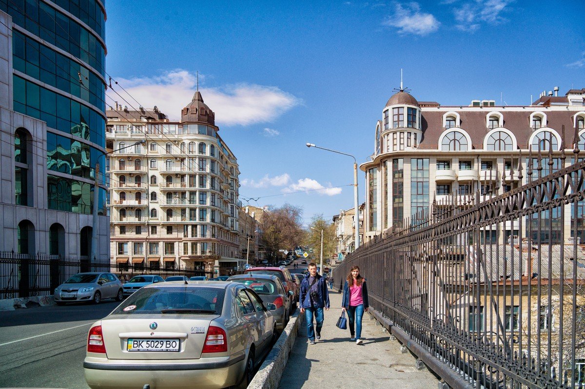 Апрель на Строгановском мосту. - Вахтанг Хантадзе