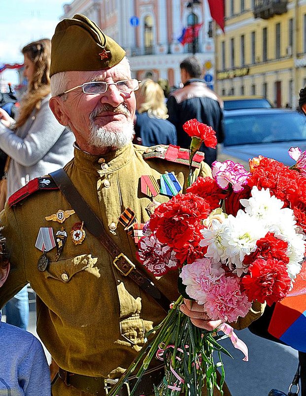 С ДНЁМ ПОБЕДЫ !!! - александр 