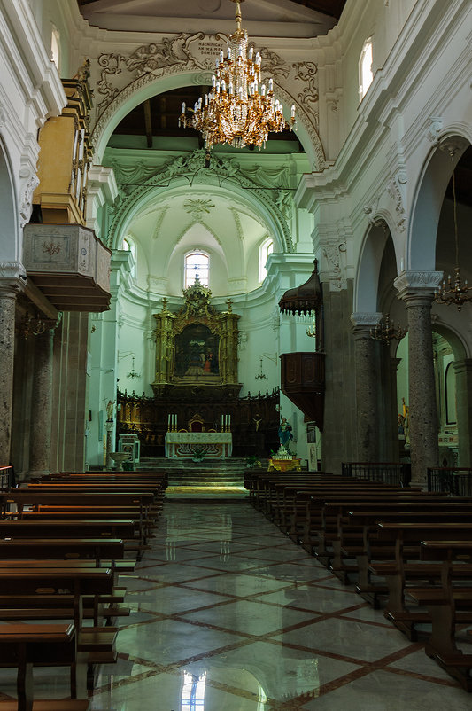 Интерьер церкви Cattedrale Maria San Annunziata - Galina 