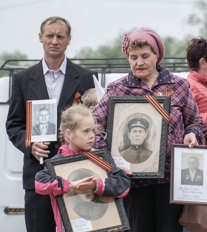 То же небо и та же вода, только он не вернулся из боя" - Надежда Парфенова 