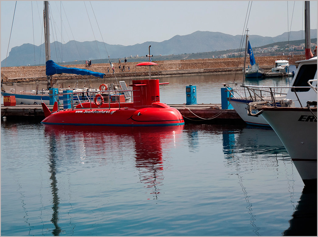 Красная подводная лодка. - Lmark 
