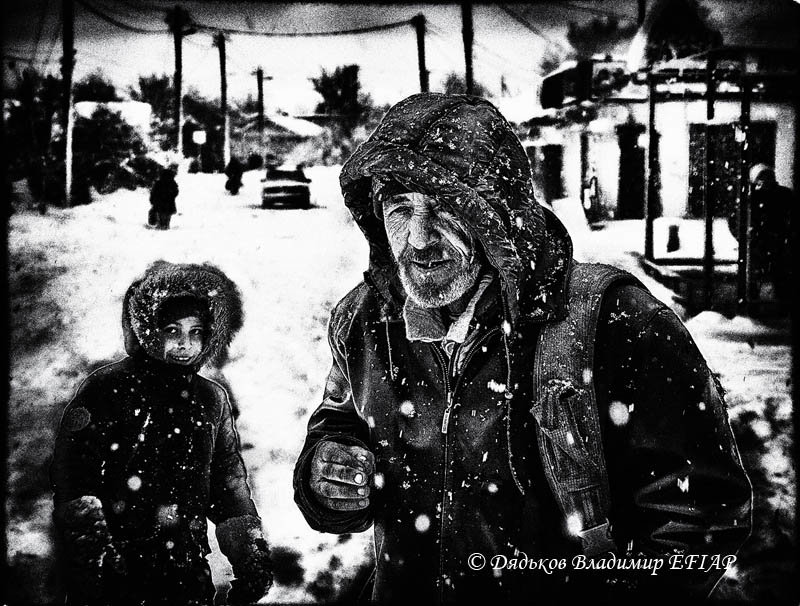 В снегопад на улице - Владимир Дядьков