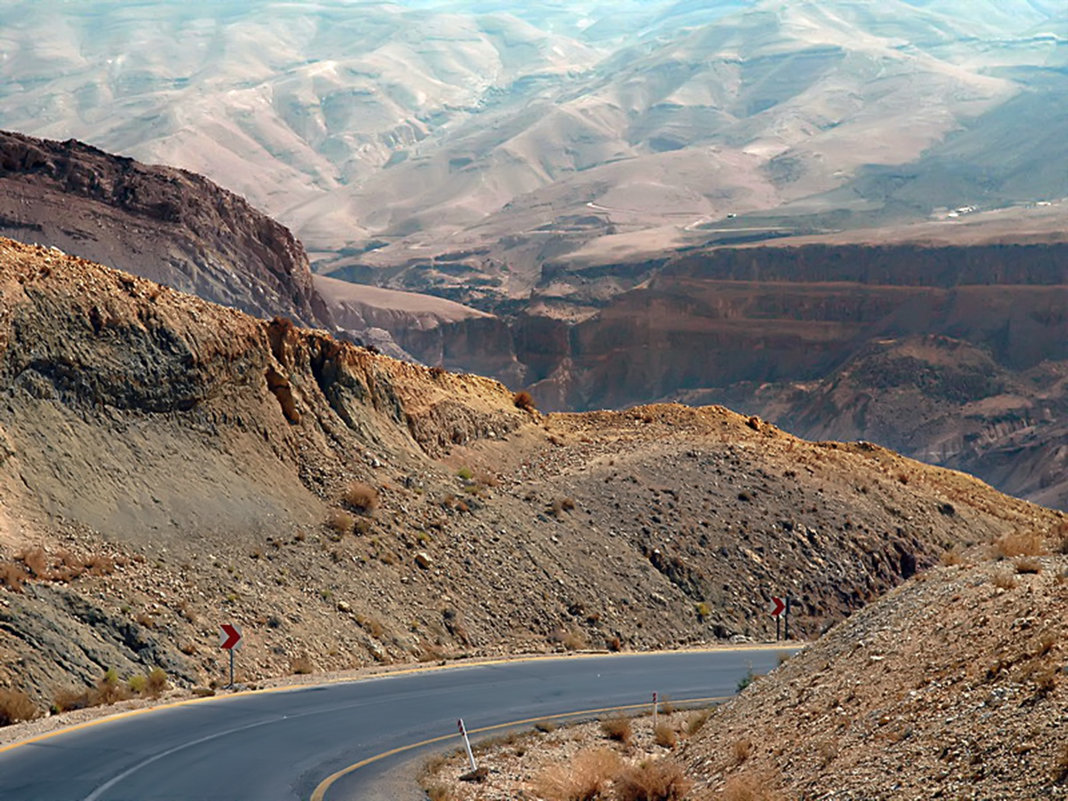 Ещё немного о дорогах в пустыне.... Королевская трасса, проходящая через всю Иорданию. - Надя Кушнир