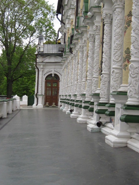 Колонный    трапезного храма. Троице-Сергиева лавра - Маера Урусова