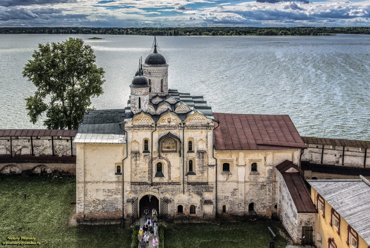 Водяные врата с надвратной церковью Преображения Господня - Valeriy Piterskiy