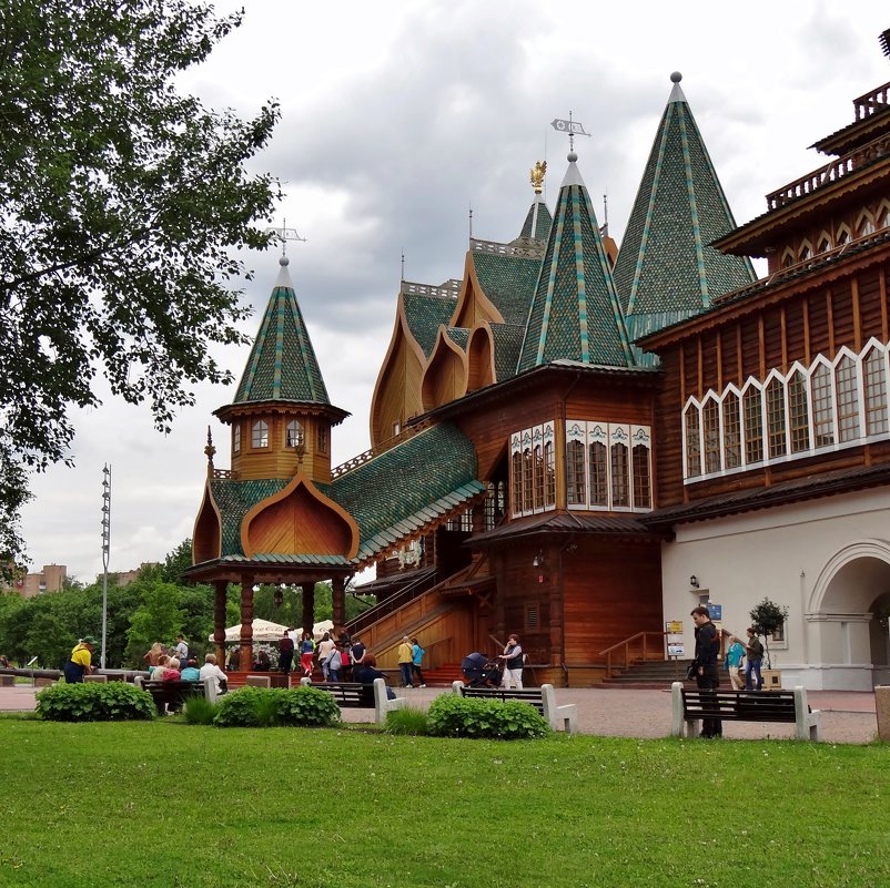 дворец царя Алексея Михайловича - Валентина. .