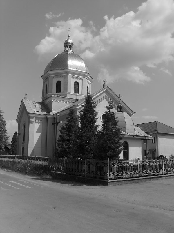Греко - католический   храм   в    Опрышивцах - Андрей  Васильевич Коляскин