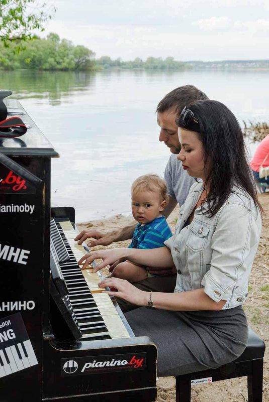 Свободное Пианино на Минском Море 20-05-2017 - Александр Манько