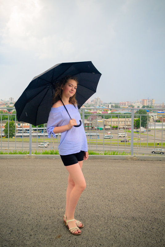 Девушка с зонтиком - Сергей Черепанов