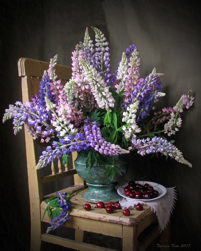 Фото цветов в вазе из реальной жизни люпин