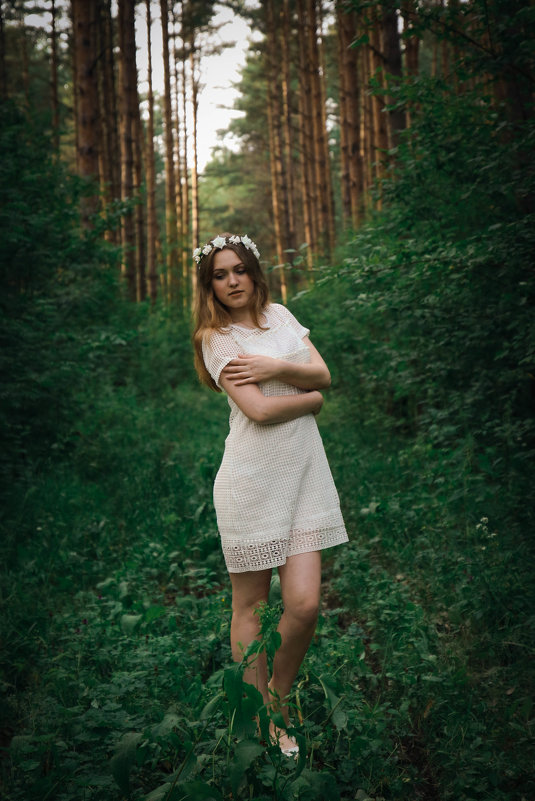 Девушка в лесу - Юлия Куваева