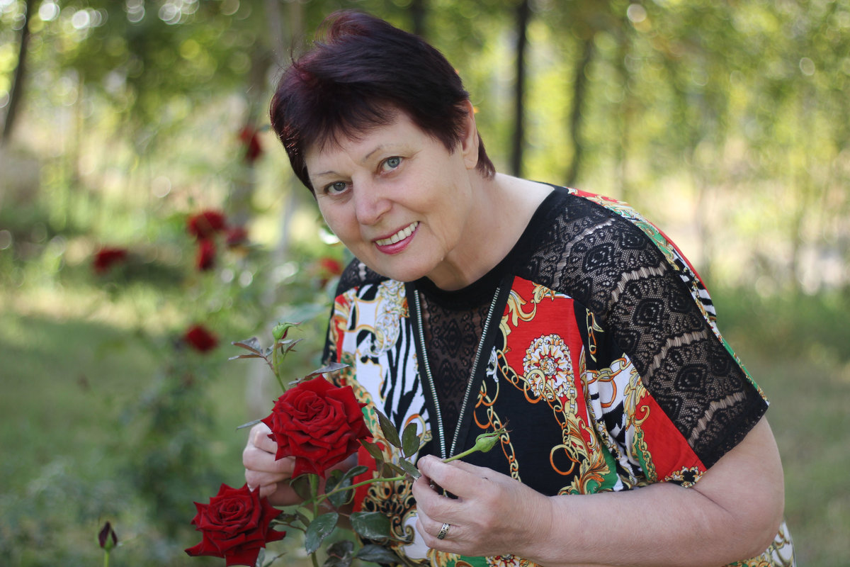 Портрет с розами - TATYANA PODYMA