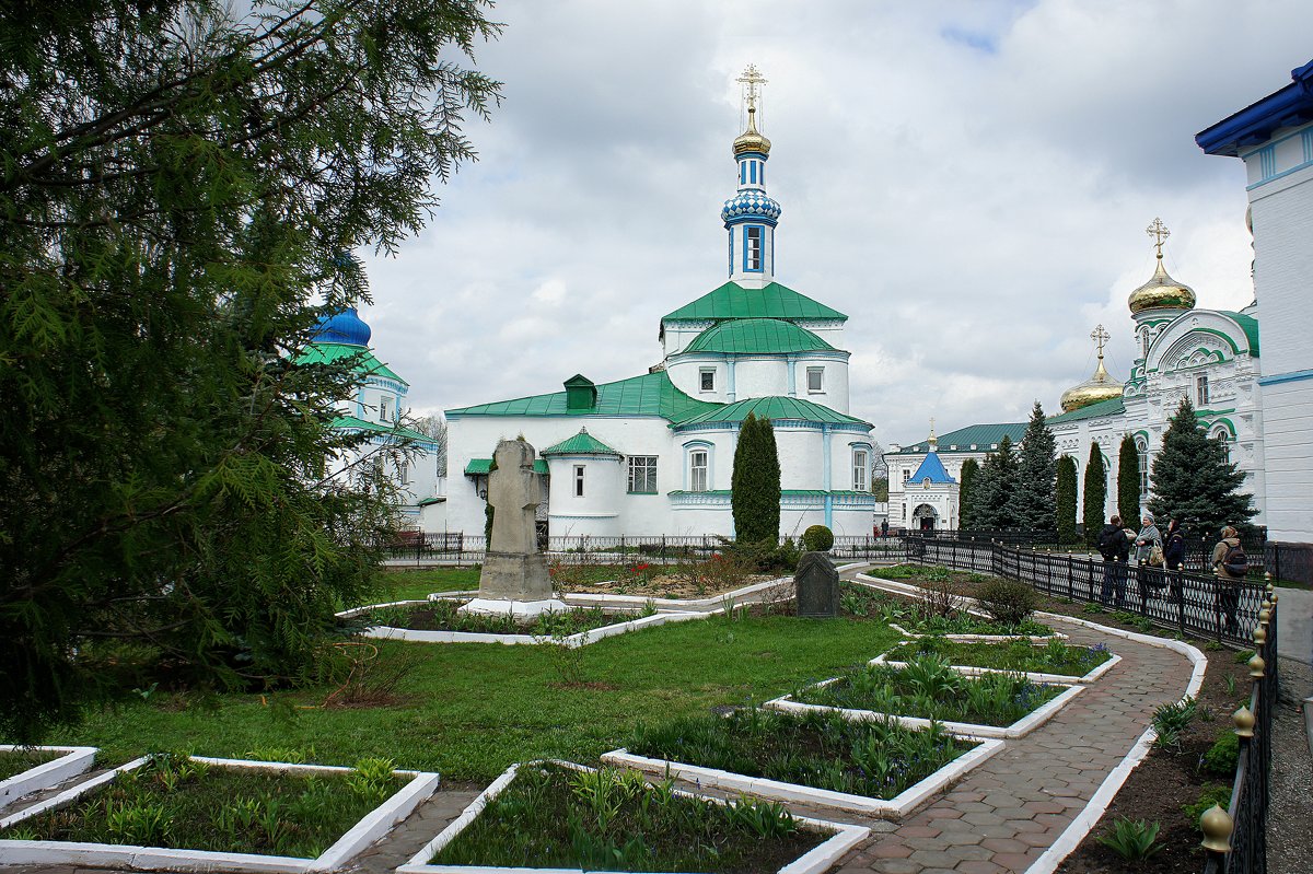 На территории монастыря - Елена Павлова (Смолова)