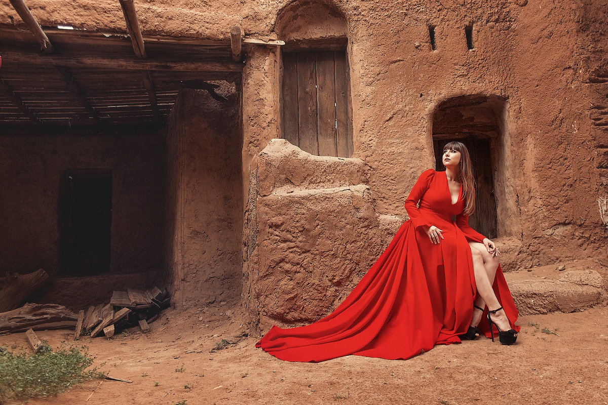 Ledy in red - Наталья Кирсанова