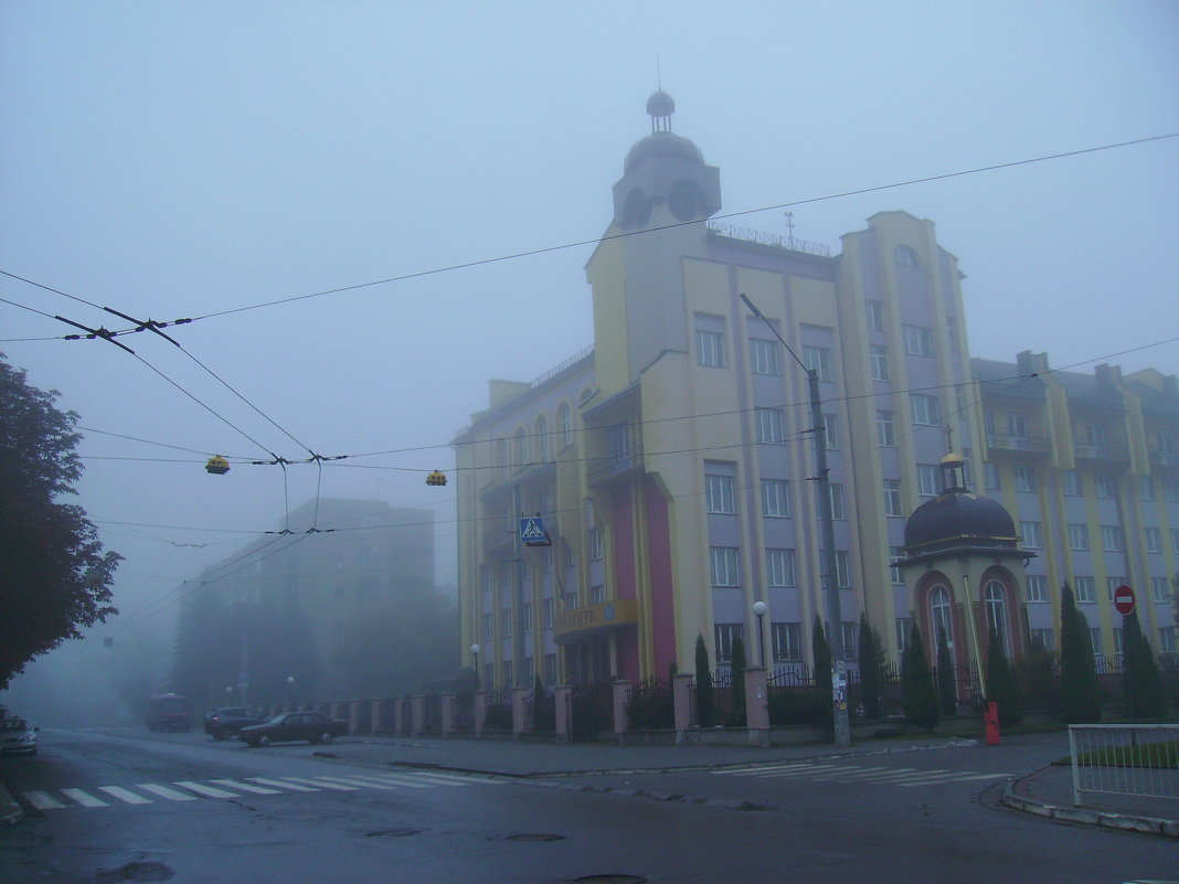 Туманное   утро   в   Ивано - Франковске - Андрей  Васильевич Коляскин