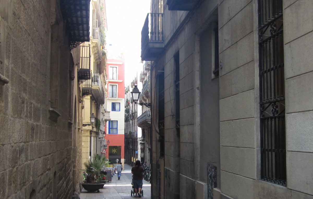 Узкие улочки Барселоны - татьяна 