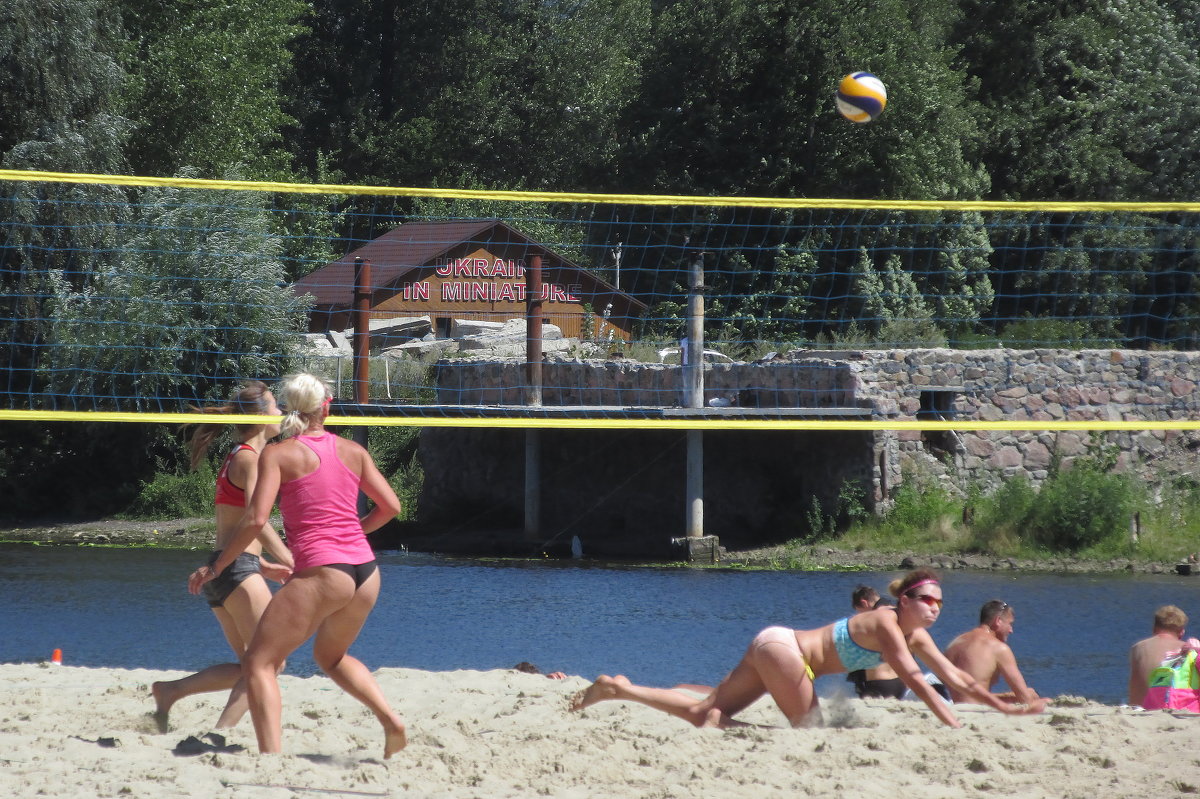Пляжный волейбол - Ростислав 